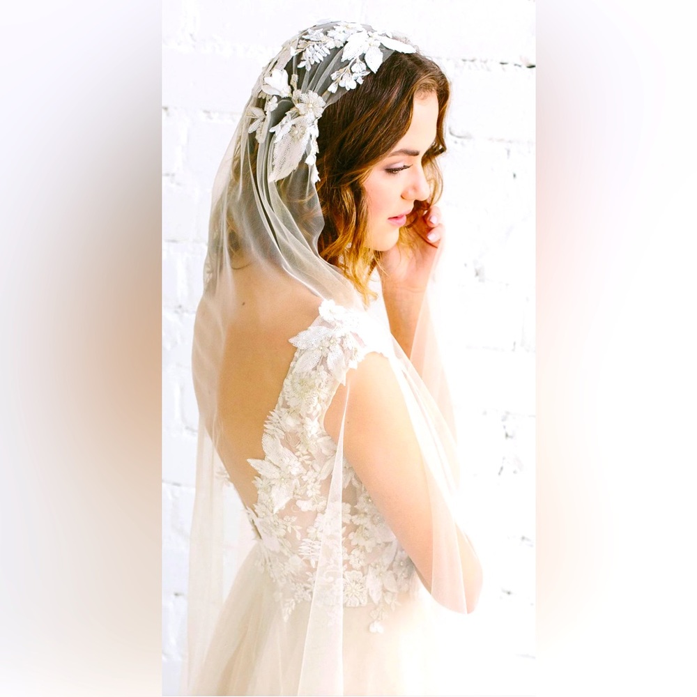 NWOT Lace Juliet Cap Veil